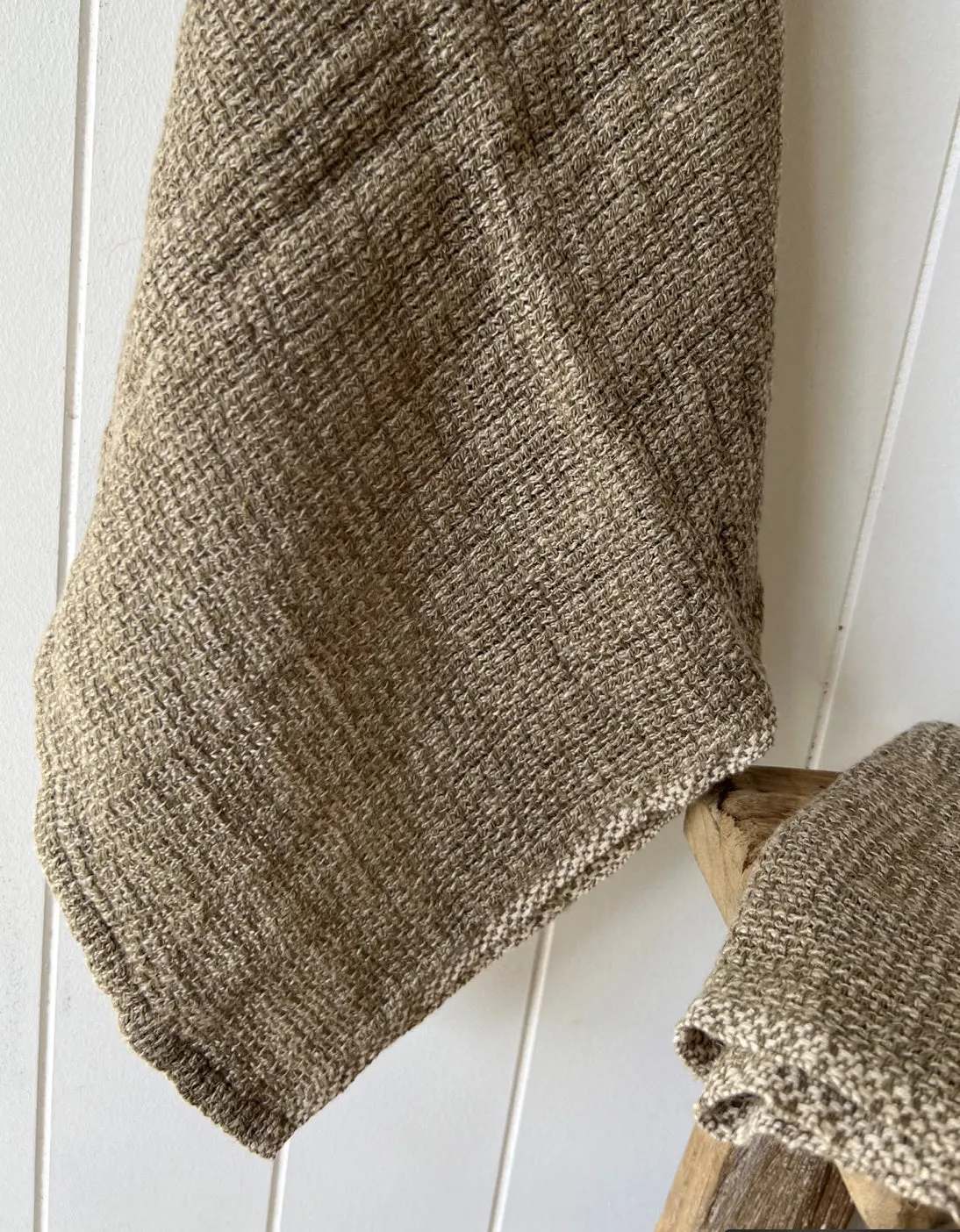 Audrey Linen Fringed Hand Towel - Olive