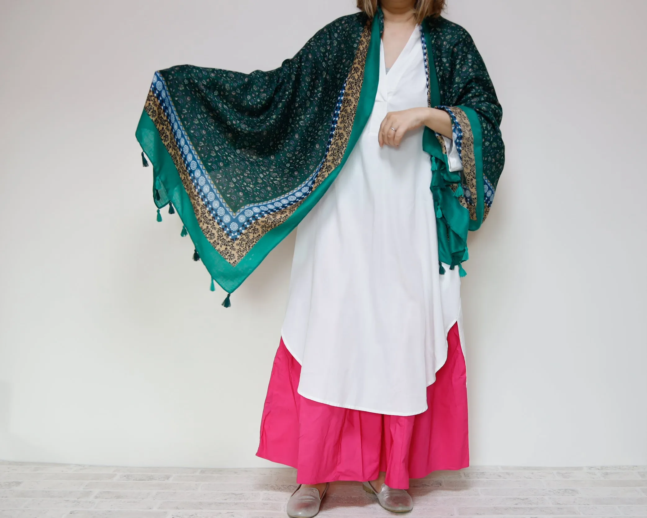 <A18>  PRINTED  Scarf GREEN