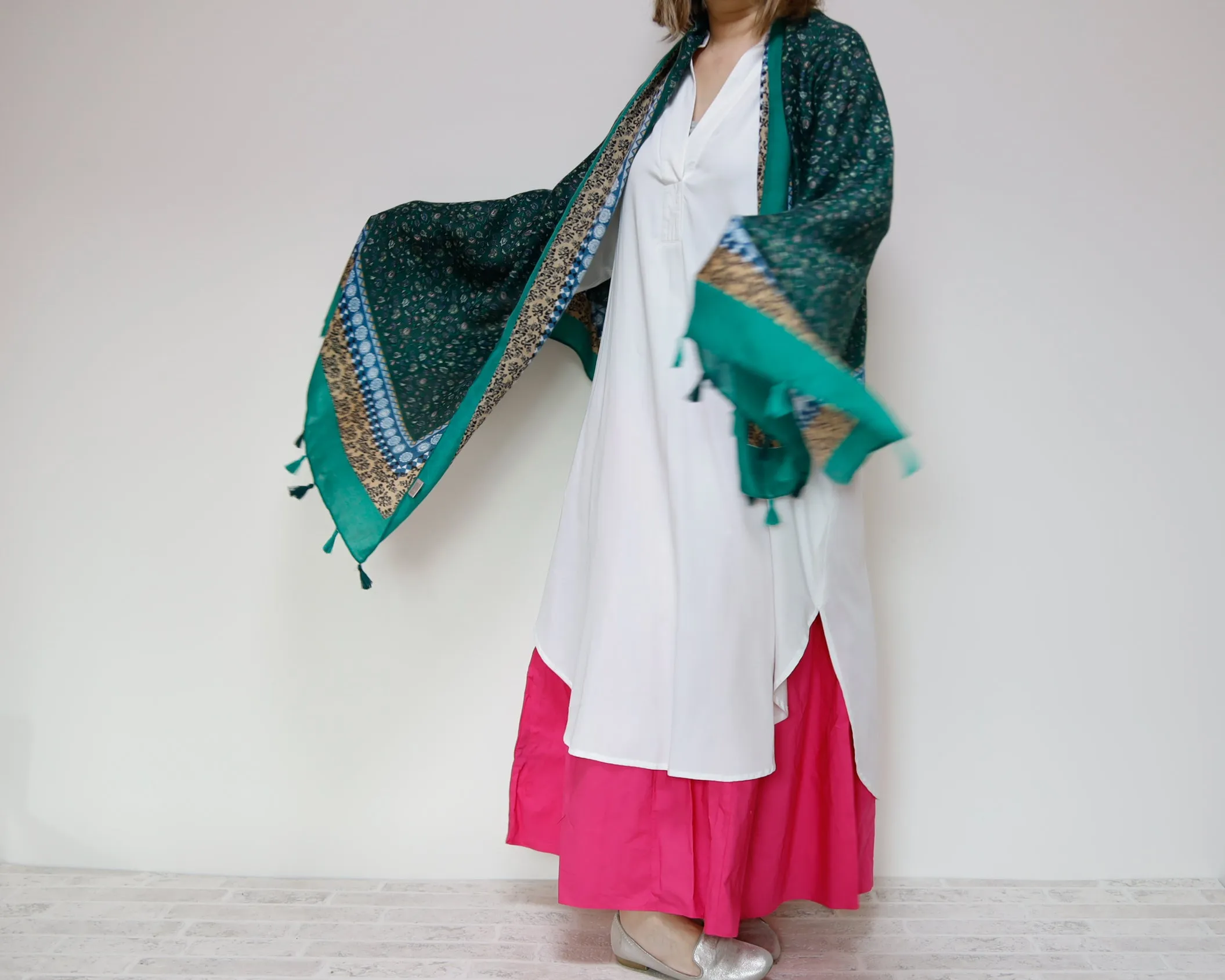 <A18>  PRINTED  Scarf GREEN