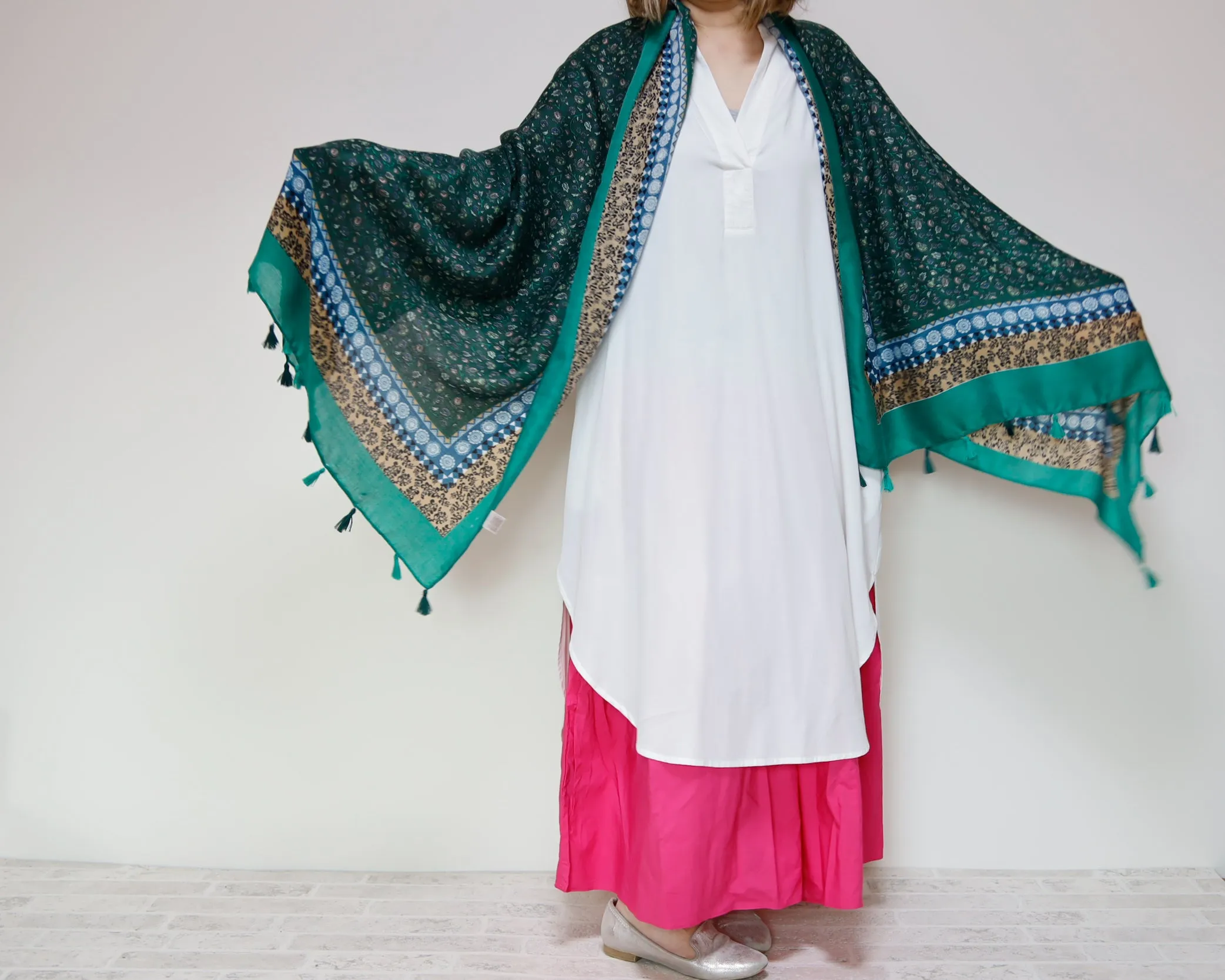 <A18>  PRINTED  Scarf GREEN